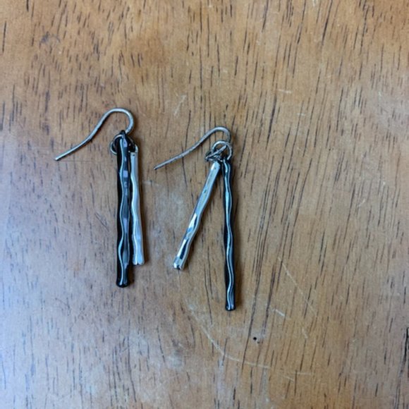 Black and Silver Metal Drop earrings - Picture 3 of 5